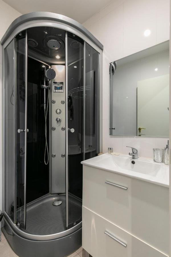 Homeabout Retiro Apartment I Madrid Luaran gambar